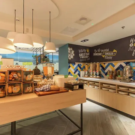 Hampton By Hilton Utrecht Centraal Station-3