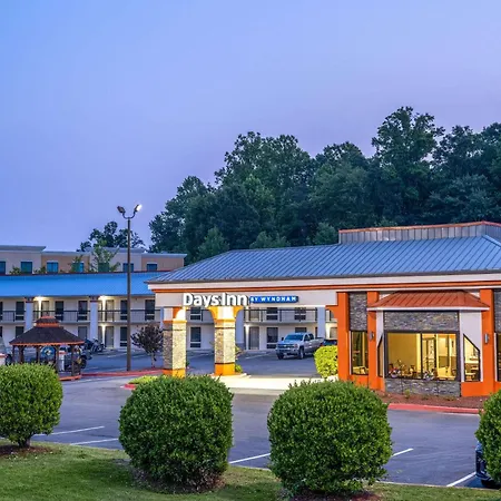 Days Inn By Wyndham Clemson-3
