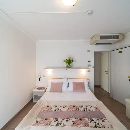 Hotel Ancora-2
