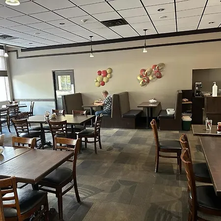 Bear'S Den Lounge And Motel-3