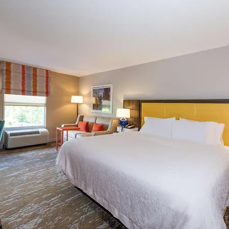 Hampton Inn & Suites Raleigh Cary Lenovo Center-3