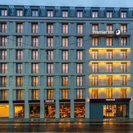 Premier Inn Leipzig City Oper-3