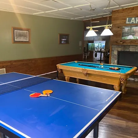 Hiawatha Lodge Inn-3