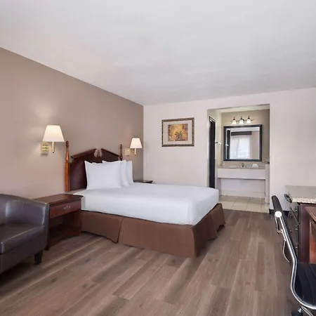 Travelodge By Wyndham Tucson Az-3