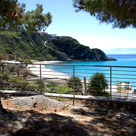 Quattro Scogli Villaggio Hotel-3