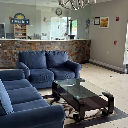 Days Inn By Wyndham Humble/Houston Intercontinental Airport-2
