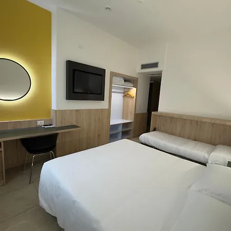 Hotel Holidays-2