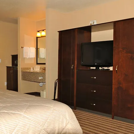 Yellowstone West Gate Hotel-2
