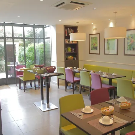 Best Western Rives de Paris La Defense-3