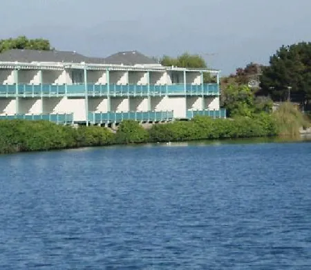 Coral Reef Inn & Condo Suites-2