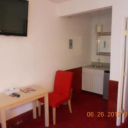 Tradewinds Airport Hotel-3