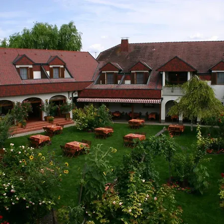 Hotel Weingut Rosenhof-2