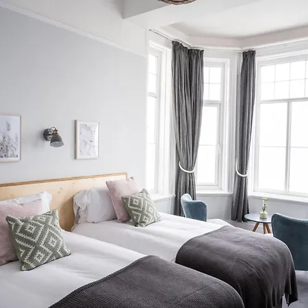 The Kingswood Hotel-2