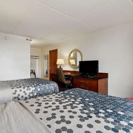 Econo Lodge Inn & Suites Waterloo Downtown-2
