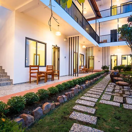 Aurora House-2