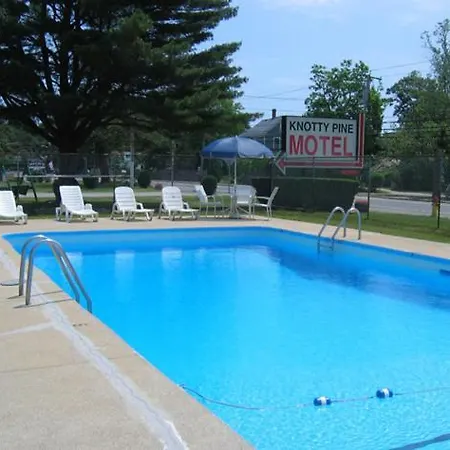 Knotty Pine Motel-3