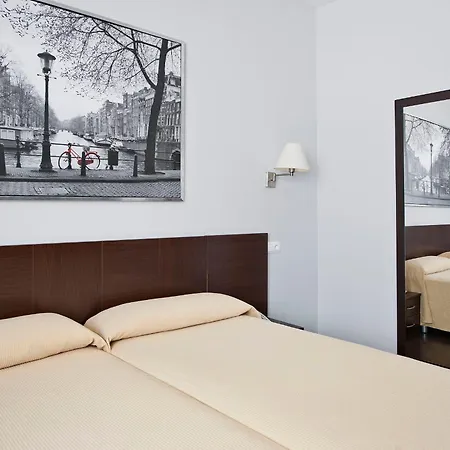 Hostal T4-2
