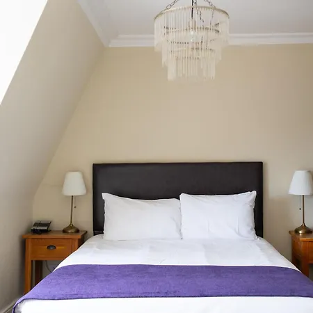 Kew Gardens Hotel-3
