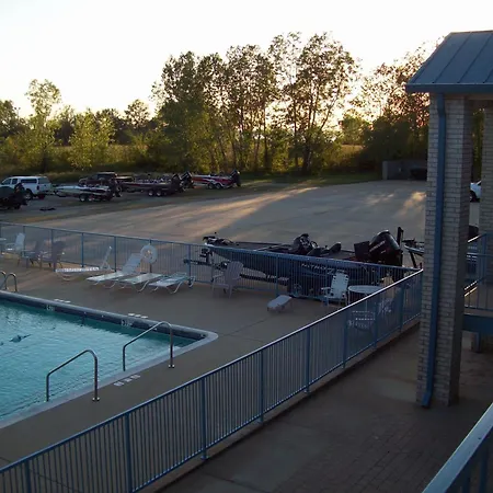 Days Inn By Wyndham Grove-3