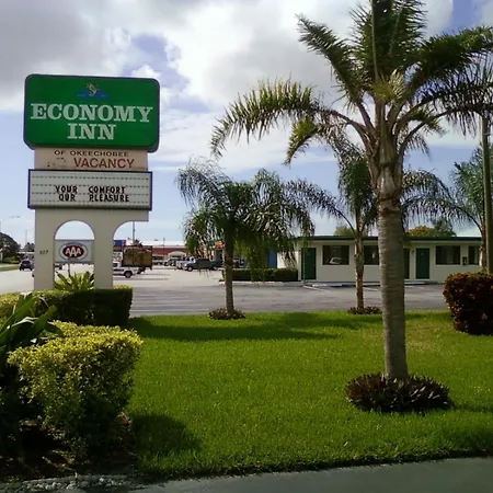 Economy Inn Okeechobee-3