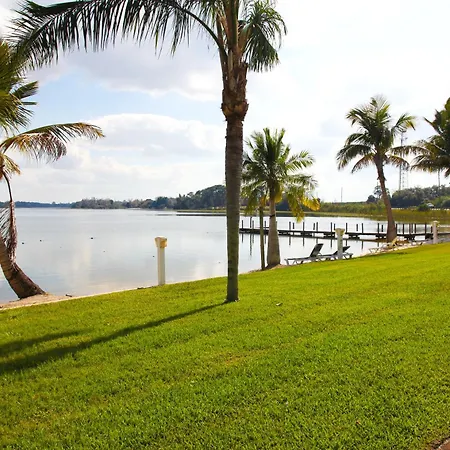 Lake Grassy Inn & Suites-2