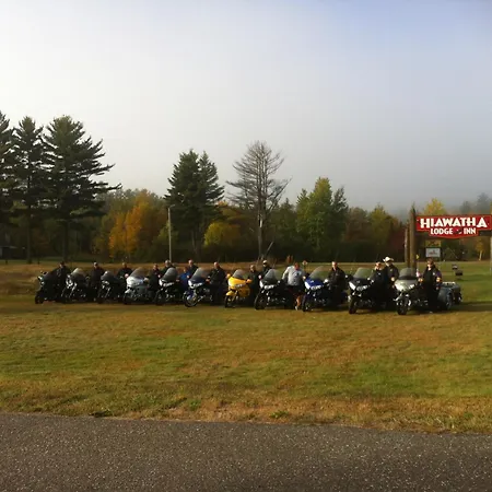 Hiawatha Lodge Inn-2
