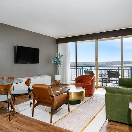 Wyndham San Diego Bayside-3