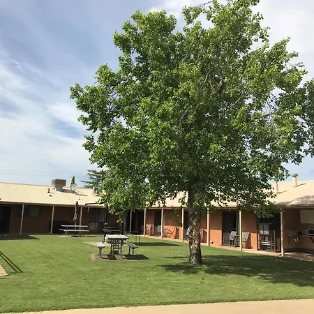 Ashleigh Court Motor Inn-2