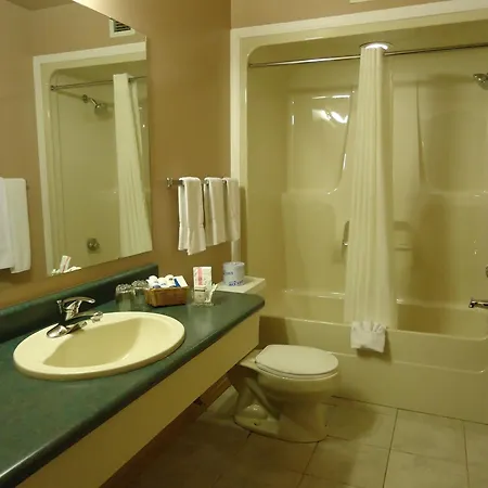 Canway Inn & Suites-2