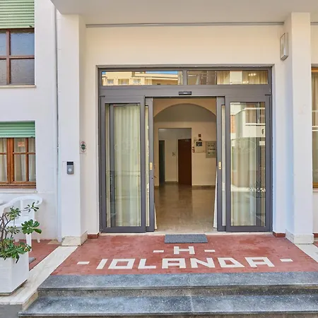 Hotel Jolanda-3