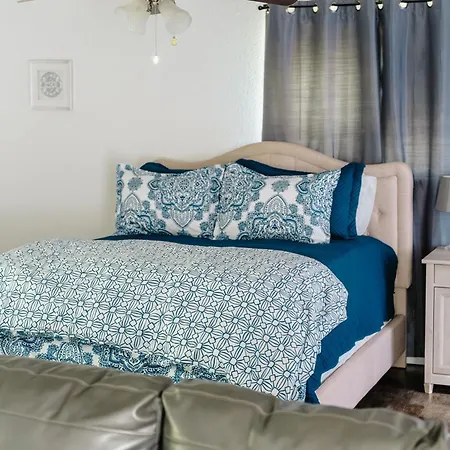 Anchor Inn And Suites-3