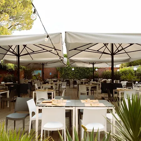 Hotel Al Faro-3