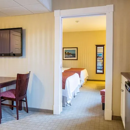 Quality Inn & Suites Downtown-3