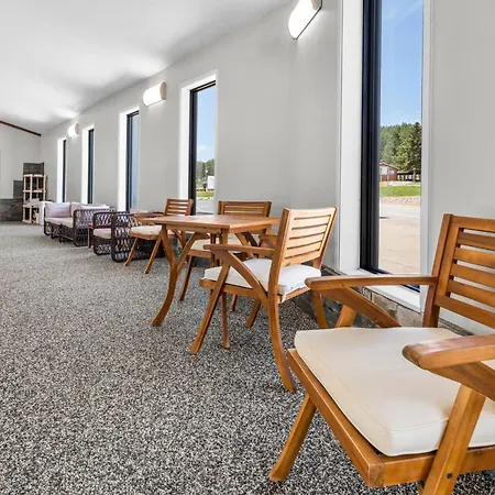 Everspring Inn & Suites-2