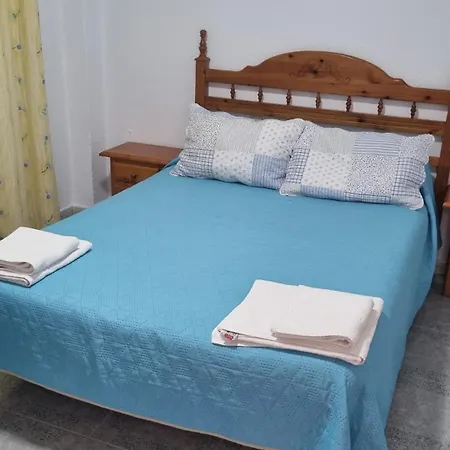 Habitaciones Los Caños-2