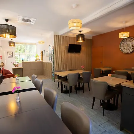 Hotel Les Bellugues-3