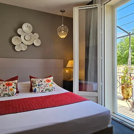 Brit Hotel Acacias-2