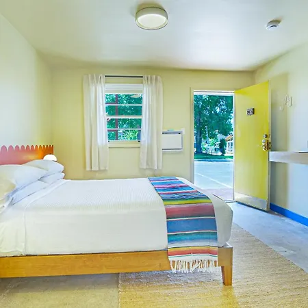 The Siesta Motel-2
