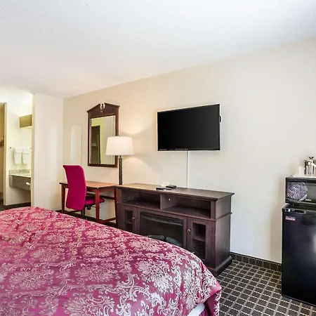 Rodeway Inn Cedar Rapids Westdale-2