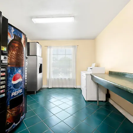 Americas Best Value Inn Historic Clewiston Inn-2