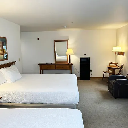 Farmstead Inn And Conference Center-3