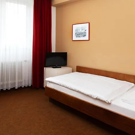 Hotel Meran Hallenbad & Sauna-2