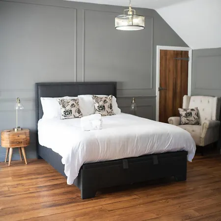 Bulls Head Inn Rooms-2