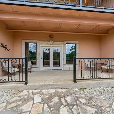 Blanco Riverside Cottages-2
