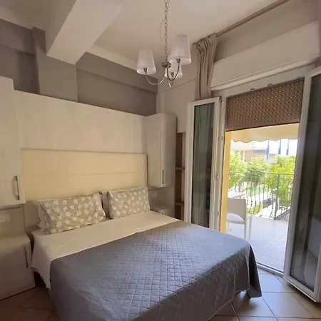 Hotel Explorer-3