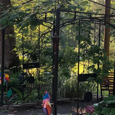 Brookview Manor Inn-3