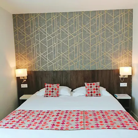 Brit Hotel Ploermel - Hotel de l'Hippodrome-2