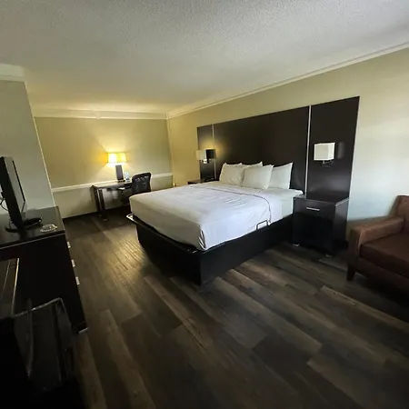 Quality Inn & Suites Tuscaloosa Near University-2