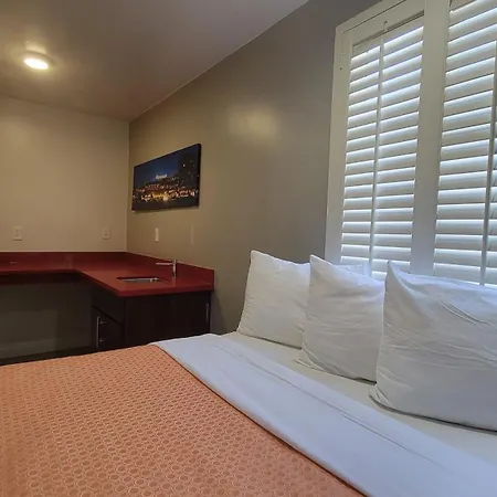 Presidio Parkway Inn-3