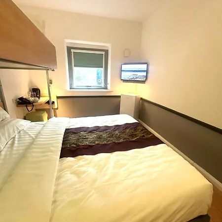 Cambridge Hotel Bradford Central-3